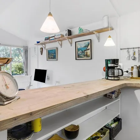 Prázdninový dům In With Kitchen *